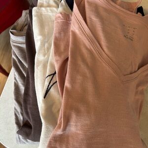 BUNDLE** 4 Women’s Long Sleeve Tees